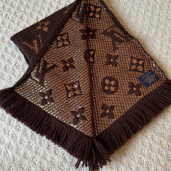 Louis Vuitton Scarf Gold Brown Logo Mania Monogram Winter Season preloved - Picture 8 of 13
